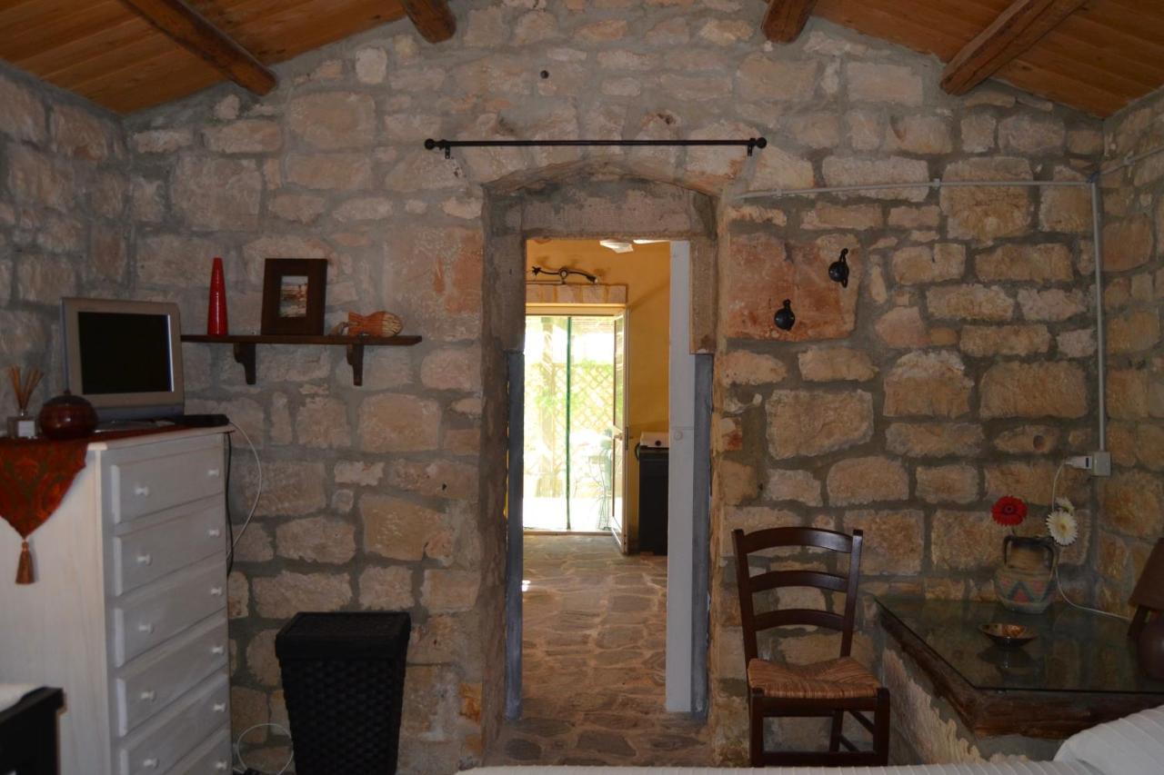 Oasi Di Campagna Hotel โมดิกา ภายนอก รูปภาพ