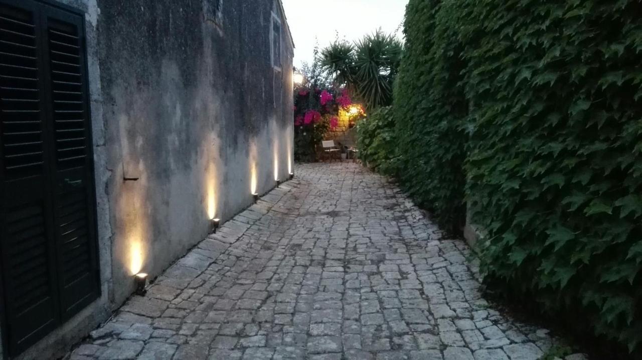 Oasi Di Campagna Hotel โมดิกา ภายนอก รูปภาพ