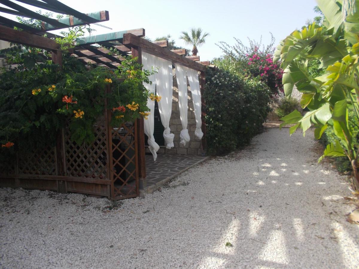 Oasi Di Campagna Hotel โมดิกา ภายนอก รูปภาพ
