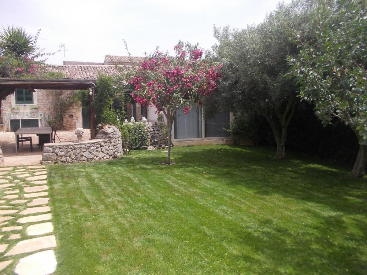 Oasi Di Campagna Hotel โมดิกา ภายนอก รูปภาพ