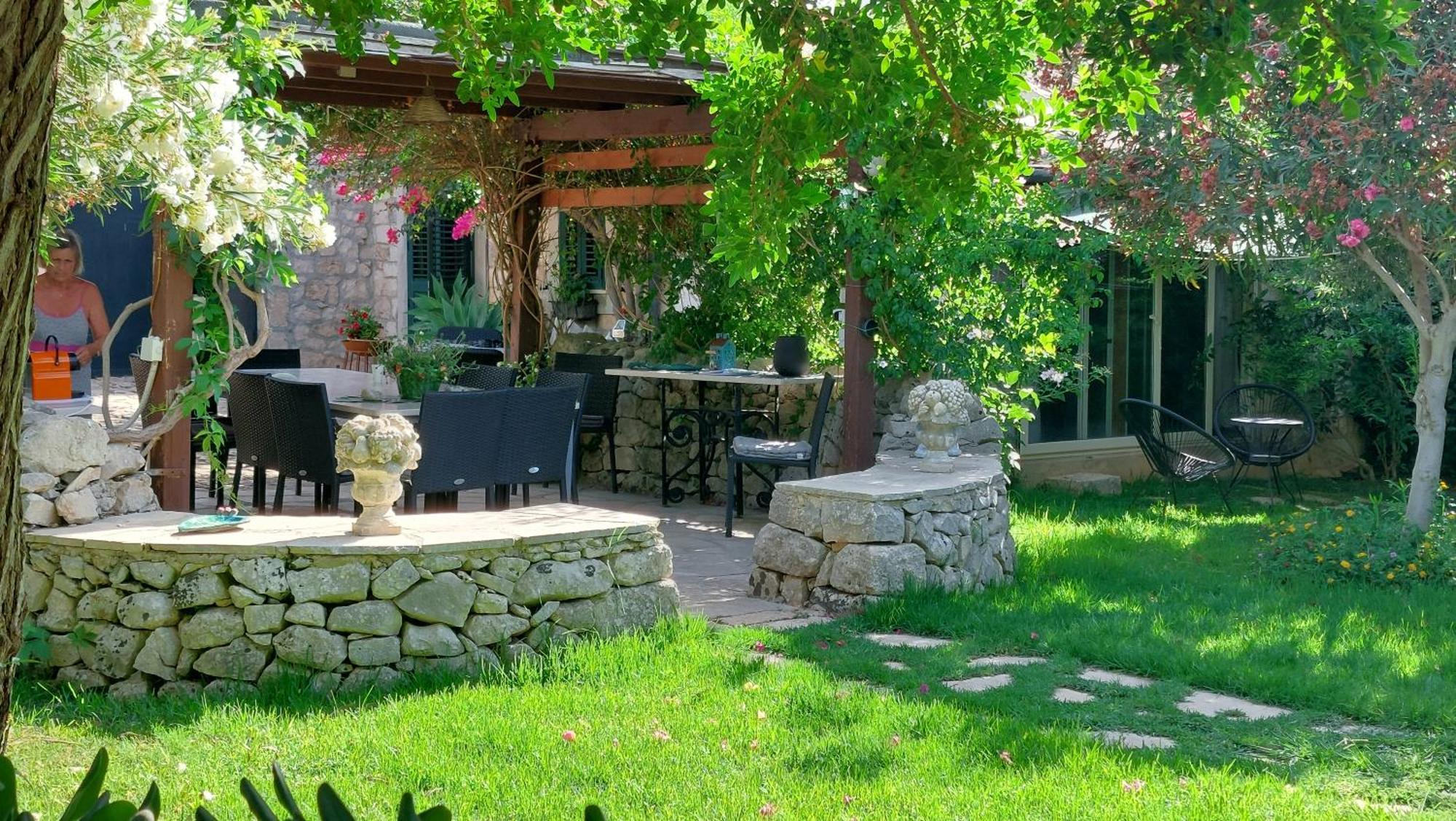 Oasi Di Campagna Hotel โมดิกา ภายนอก รูปภาพ